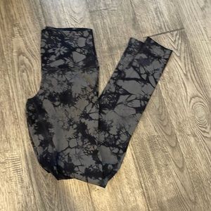 Lululemon leggings size 8